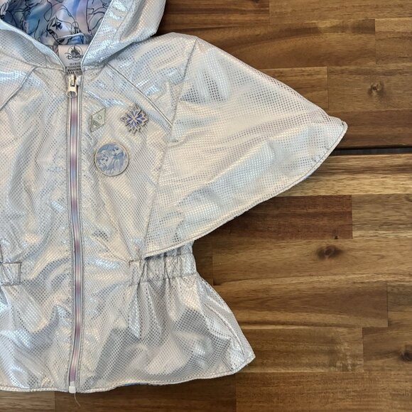 Disney Park Frozen Elsa Anna Cape Silver Jacket Size 4 Toddler Girl Parks Trip - Picture 7 of 16